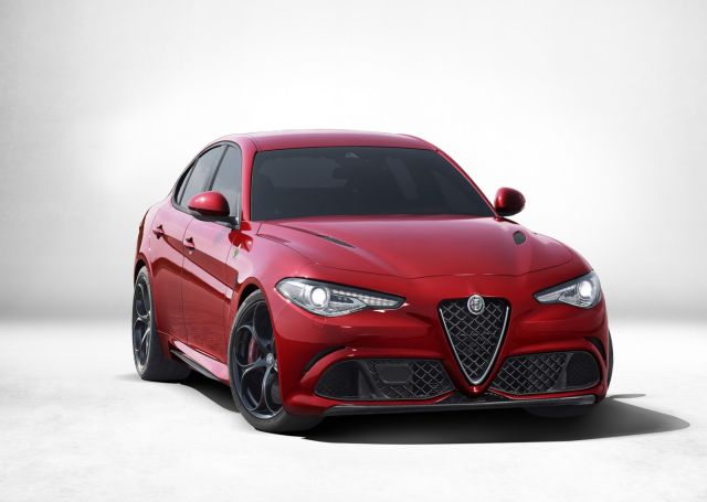 2016_ALFA_ROMEO_GIULIA_pic-4