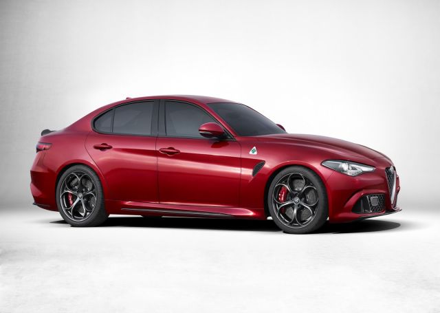 2016_ALFA_ROMEO_GIULIA_pic-5