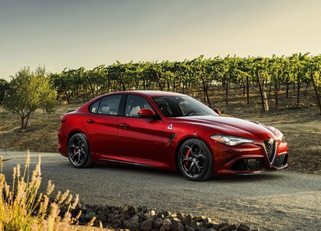 2016_ALFA_ROMEO_GIULIA_pic-9