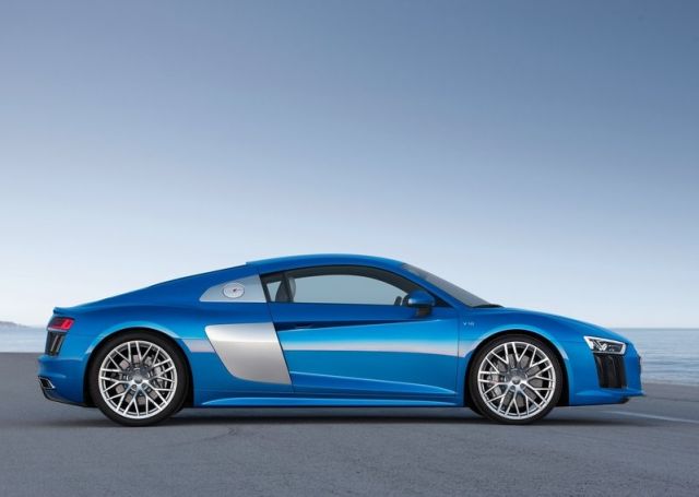 2016 AUDI R8 V10