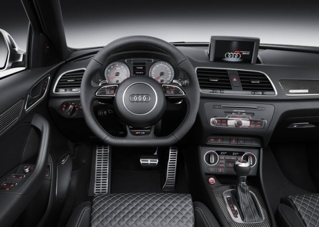 2015 AUDI RS Q3