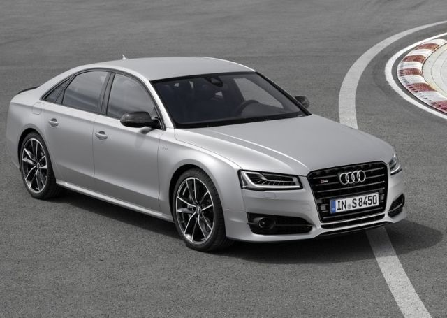 2016_AUDI_S8_PLUS_pic-1