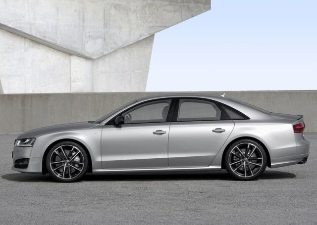 2016 AUDI S8 PLUS