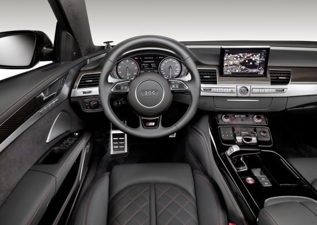 2016_AUDI_S8_PLUS_pic-7