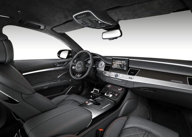 2016_AUDI_S8_PLUS_pic-8