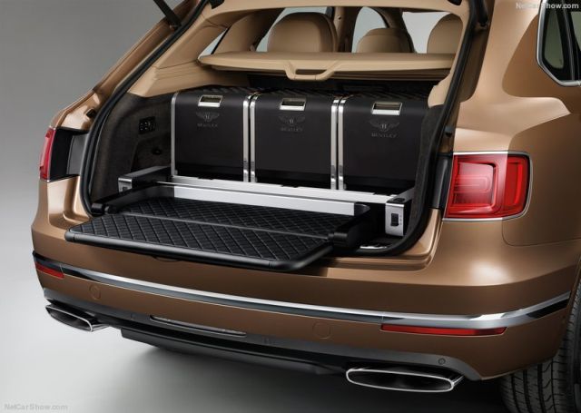 2016_BENTLEY_BENTAYGA_pic-11