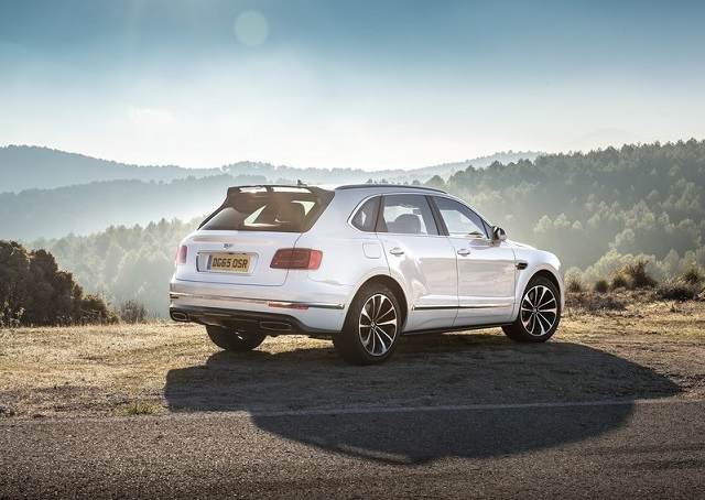 2016_BENTLEY_BENTAYGA_pic-13