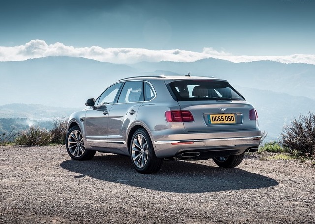 2016_BENTLEY_BENTAYGA_pic-15