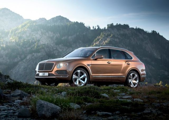 2016_BENTLEY_BENTAYGA_pic-2