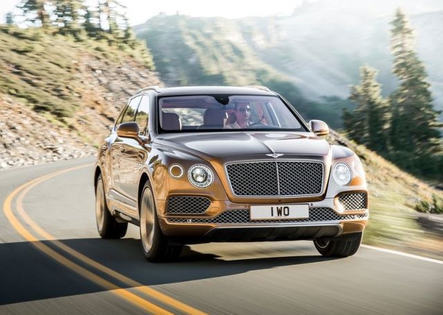 2016_BENTLEY_BENTAYGA_pic-3