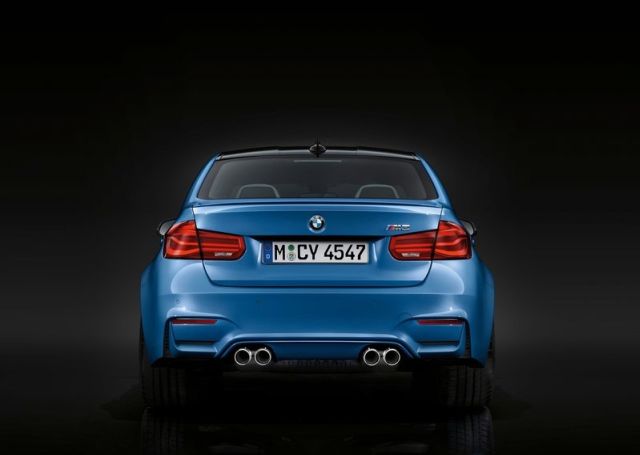 2016_BMW_M3_pic-3