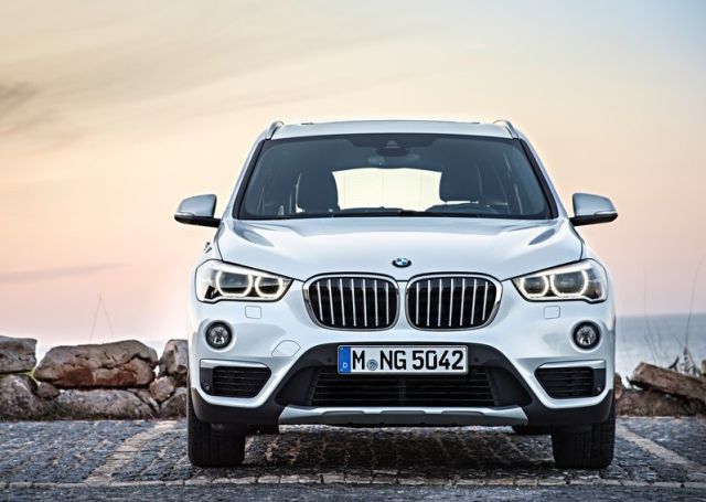 2016_BMW_X1_pic-6