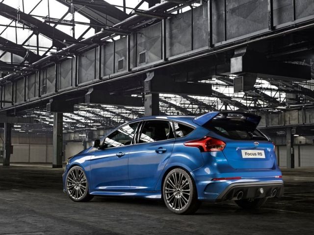 2016_FORD_FOCUS_RS_pic-3