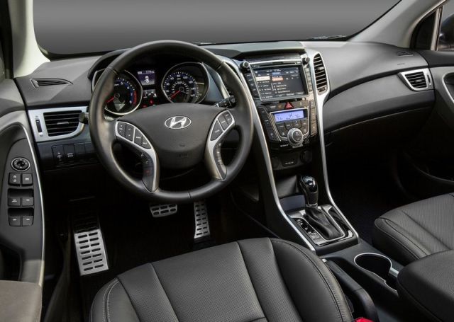 2016_HYUNDAI_ELANTRA_GT_pic-4