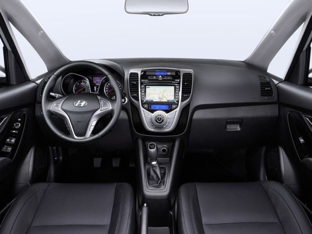 2016_HYUNDAI_ix20_pic-5