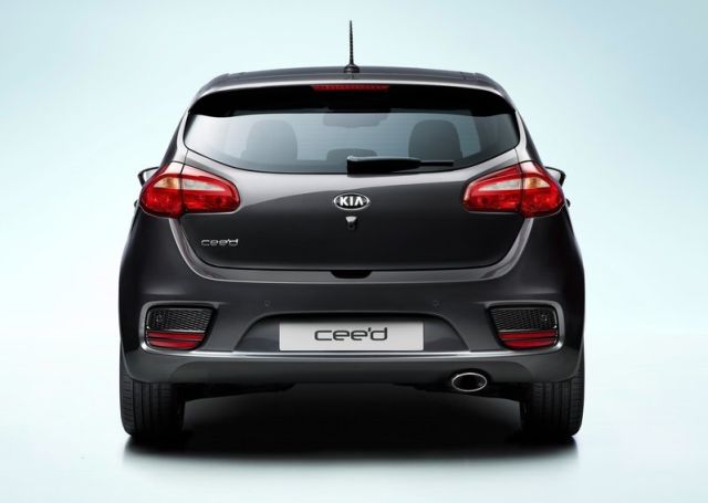 2016_KIA_CEED_pic-5