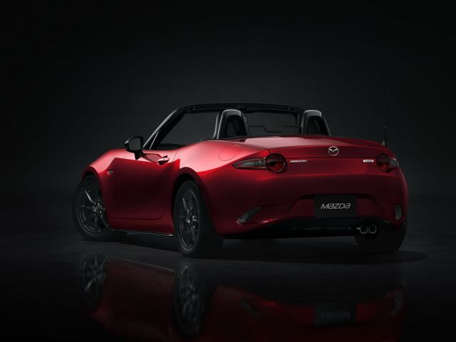 2016_MAZDA_MX-5_pic-5