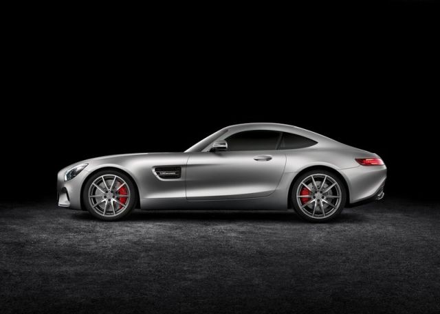 2016_MERCEDES_AMG_GT_pic-5