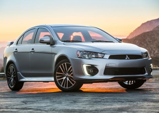 2016_MITSUBISHI_LANCER_GT_pic-6