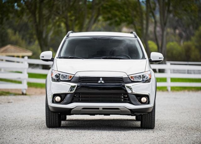 2016_MITSUBISHI_OUTLANDER_SPORT_pic-4