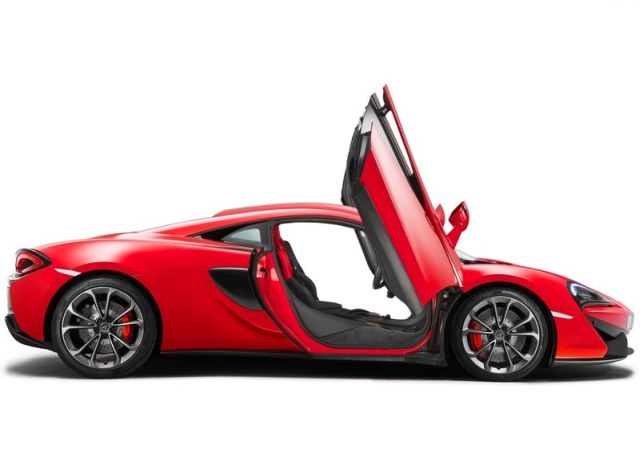 2016_McLaren_540C_Coupe_pic-4