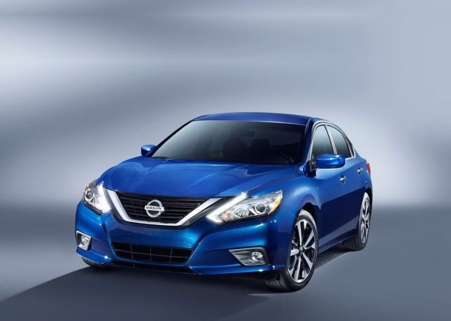 2016_NISSAN_ALTIMA_SR_pic-3