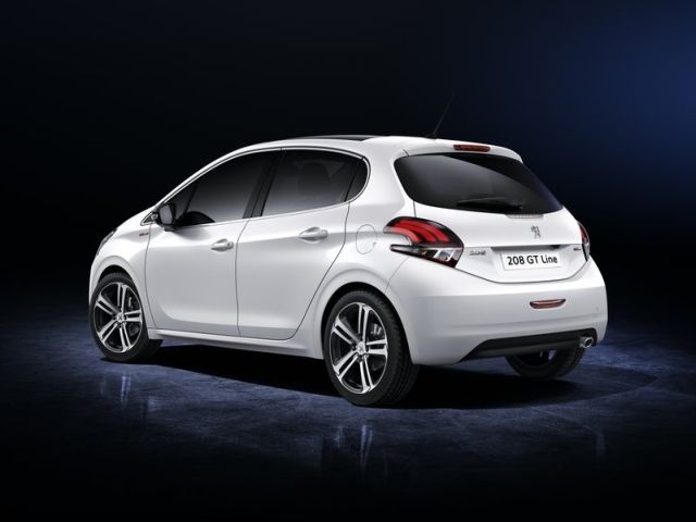 2016_PEUGEOT_208_GT_LINE_pic-3