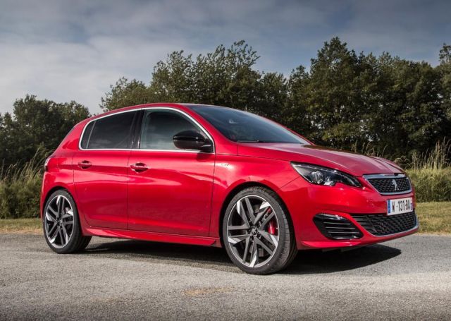 2016_PEUGEOT_308_GTI_pic-2