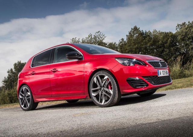 2016_PEUGEOT_308_GTI_pic-3