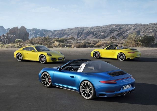 2016_PORSCHE_911_CARRERA-4_pic-4