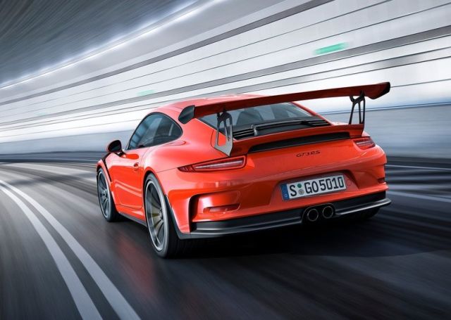 2016_PORSCHE_911_GT3_RS_pic-5