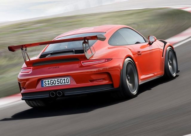 2016_PORSCHE_911_GT3_RS_pic-6