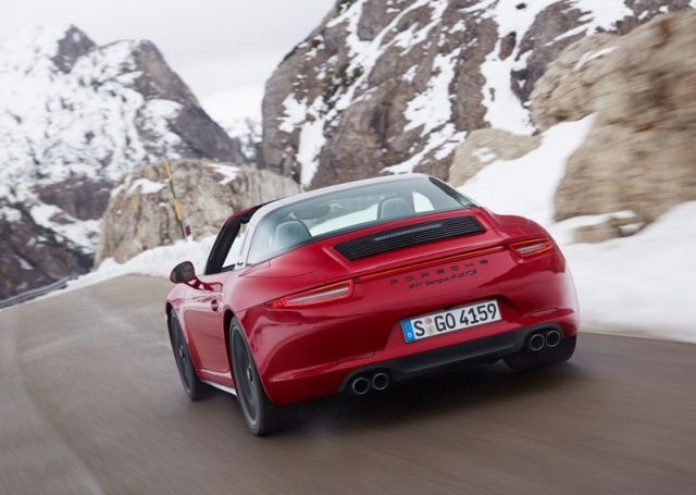 2016_PORSCHE_911_TARGA-4_GTS_pic-5