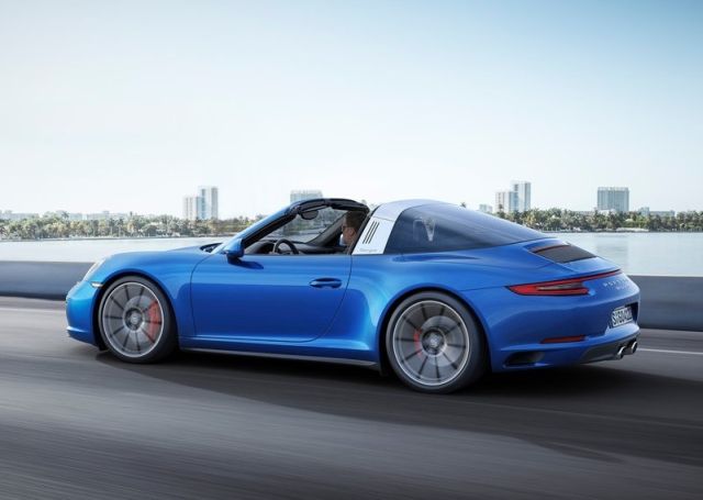 2016_PORSCHE_911_TARGA_4_pic-3