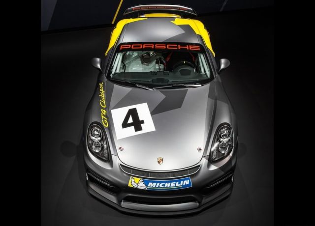 2016_PORSCHE_CAYMAN_GT4_Clubsport_pic-3