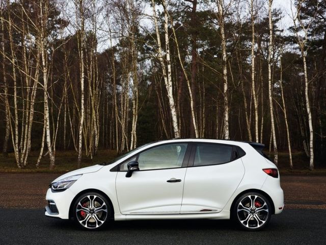 2016 RENAULT CLIO RS 220 TROPHY EDC