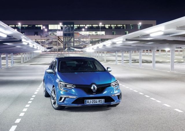 2016_RENAULT_MEGANE_pic-4