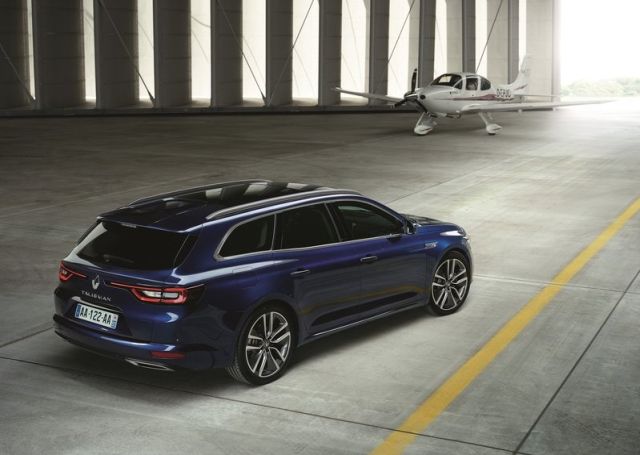 2016_RENAULT_TALISMAN_ESTATE_pic-4