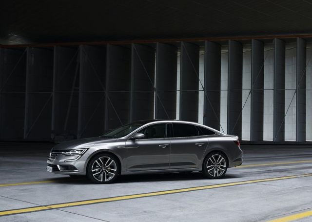 2016_RENAULT_TALISMAN_pic-3