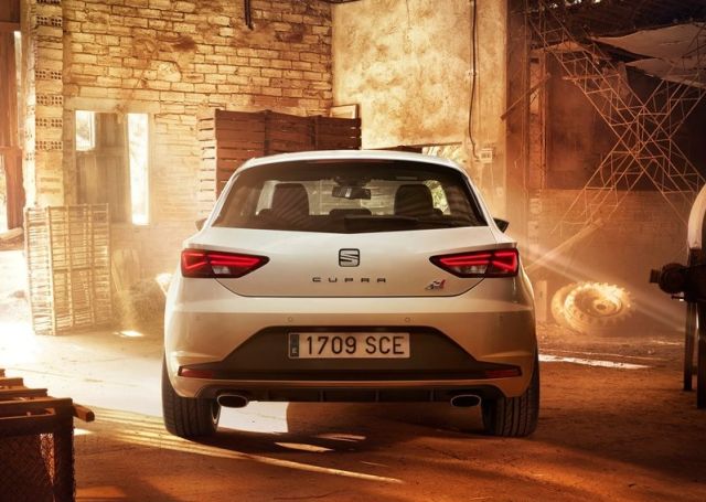 2016_SEAT_LEON_CUPRA-290_pic-4