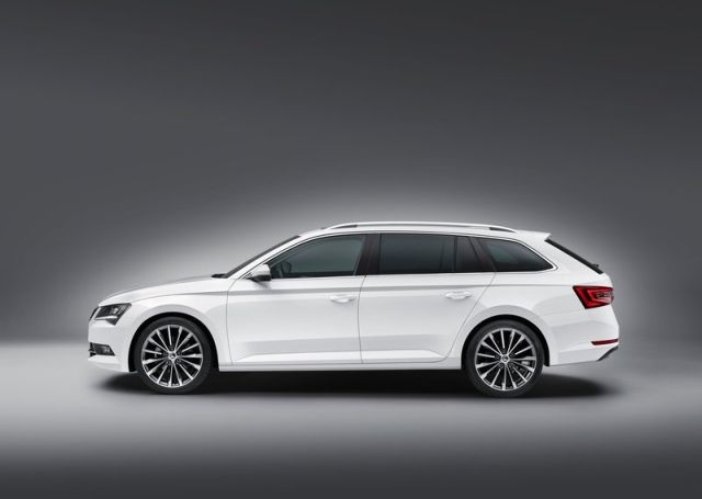 2016_SKODA_SUPERB_pic-2