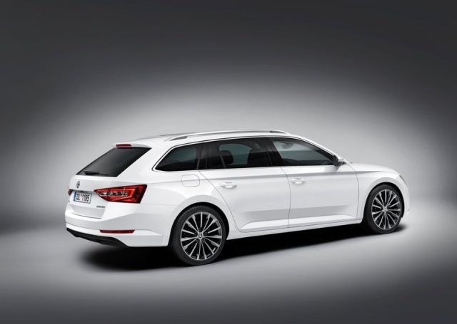 2016_SKODA_SUPERB_pic-3