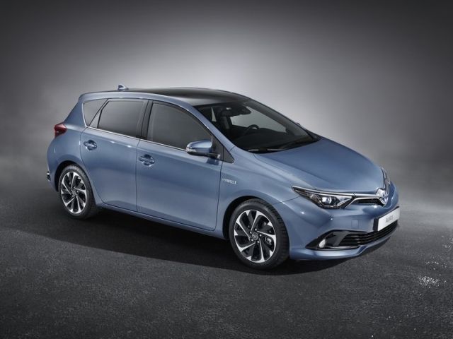 2016 TOYOTA AURIS