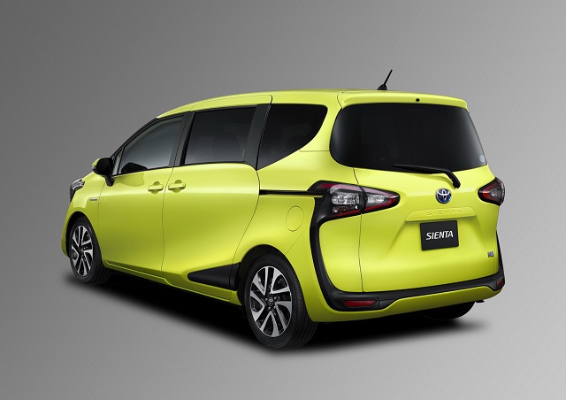 2016_TOYOTA_SIENTA_pic-2