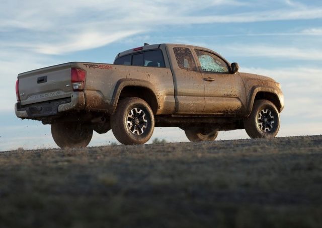 2016_TOYOTA_TACOMA_TRD_pic-7