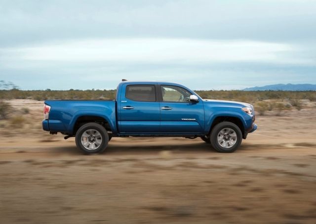 2016 TOYOTA TACOMA