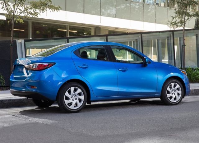 2016 TOYOTA YARIS SEDAN