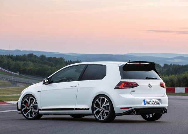 2016_VW_GOLF_GTI_CLUBSPORT_pic-3