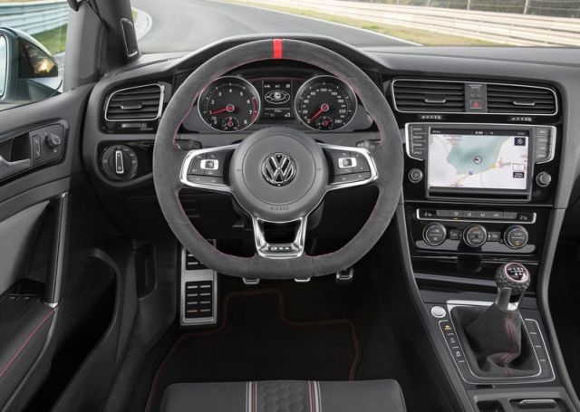 2016_VW_GOLF_GTI_CLUBSPORT_pic-8