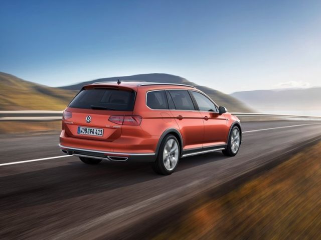 2016_vw_passat_alltrack_pic-6